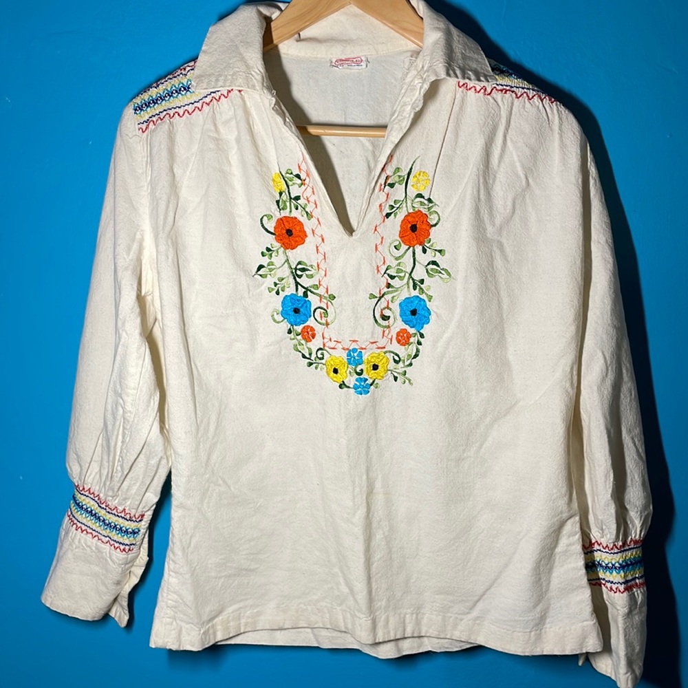 VINTAGE Gisela 1970s Mexican embroidered blouse medium Boho
